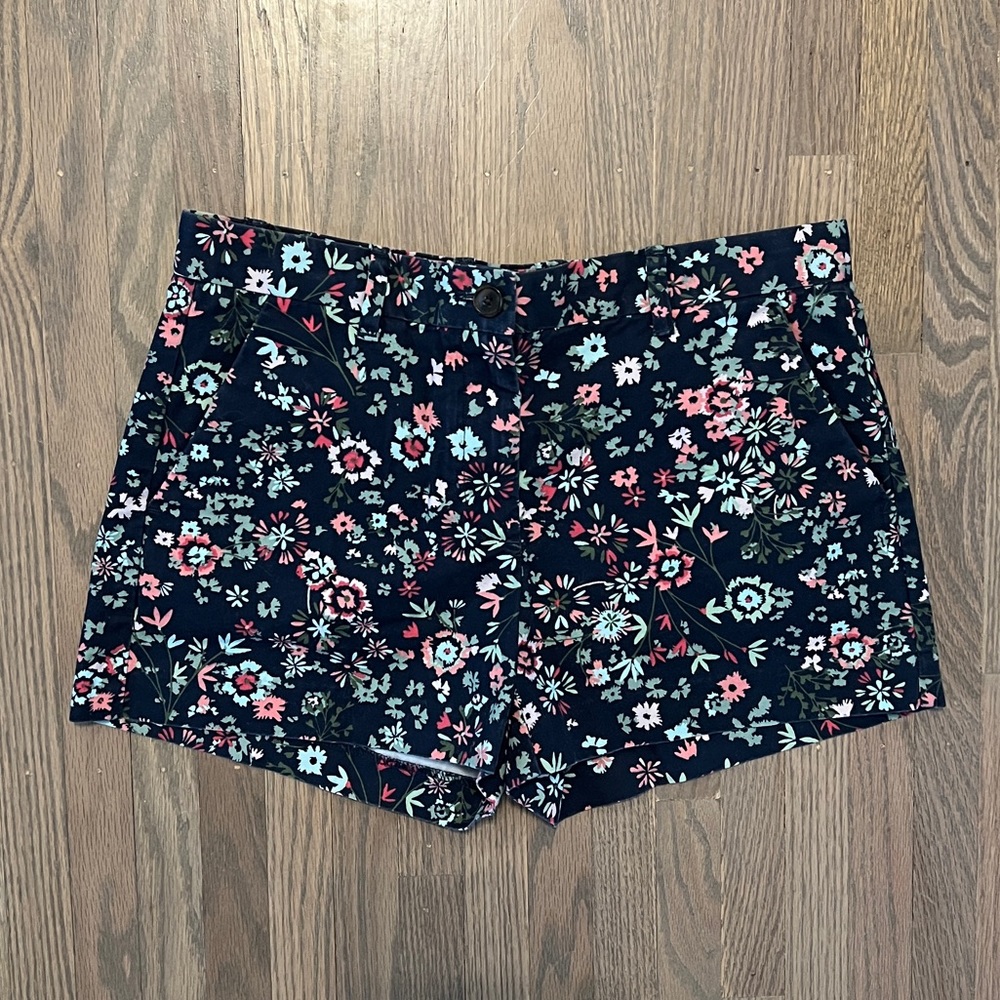 Gap Khaki Floral Print Summer Short